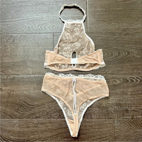 Victoria’s Secret dandelion set-reserved for @wonderblood - Picture 4 of 4